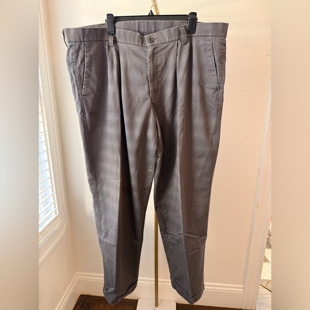 Dockers Men’s Classic Fit Gray Chino Pants | 42x32 | 100% Cotton